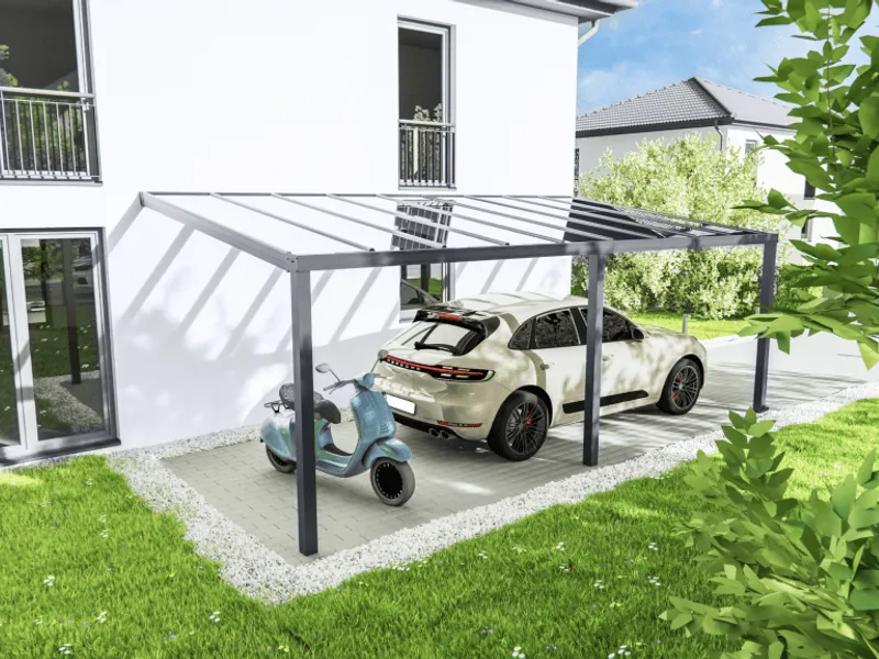 Carport aus Aluminium mit Glaseindeckung über Auto und Roller